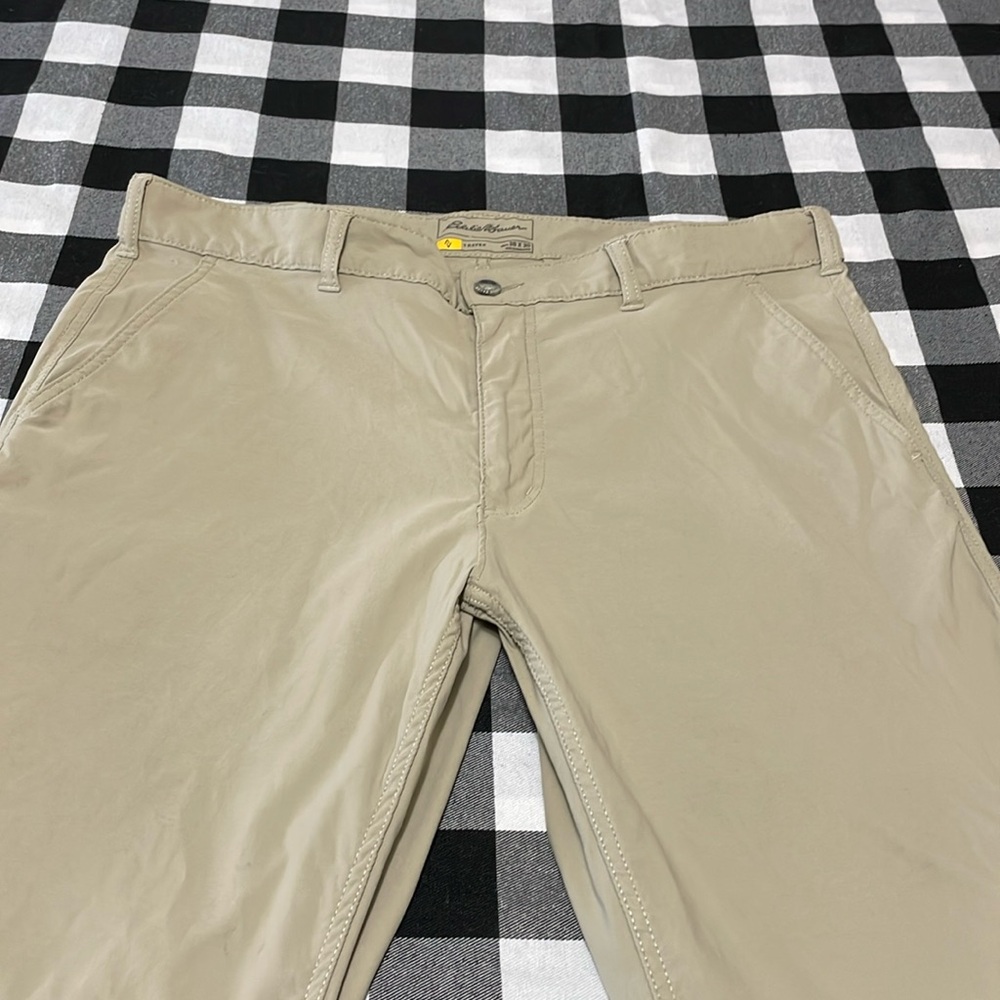 Eddie Bauer Travex Tan Khaki Chino Pants Size 38 x 30 Stretch Zipper Pockets